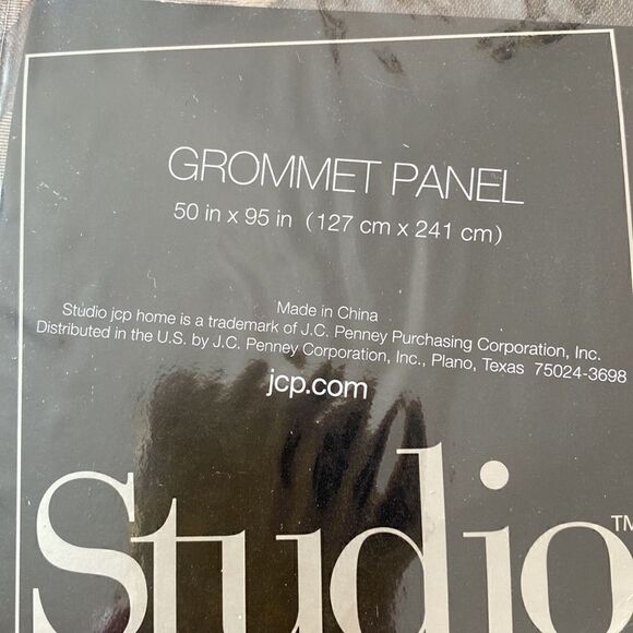Grommet Panel - Picture 4 of 4